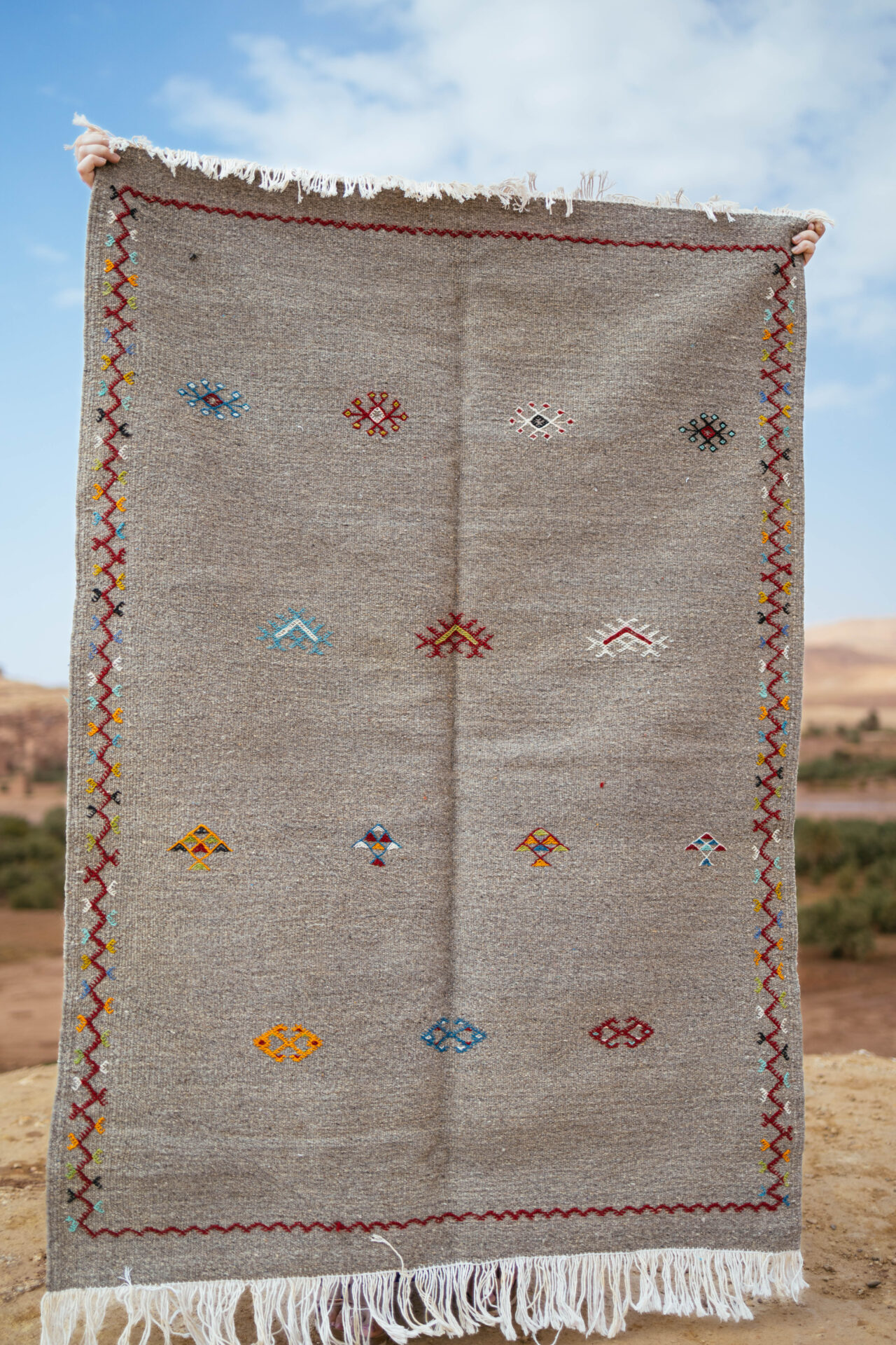kilim marokański z haftem